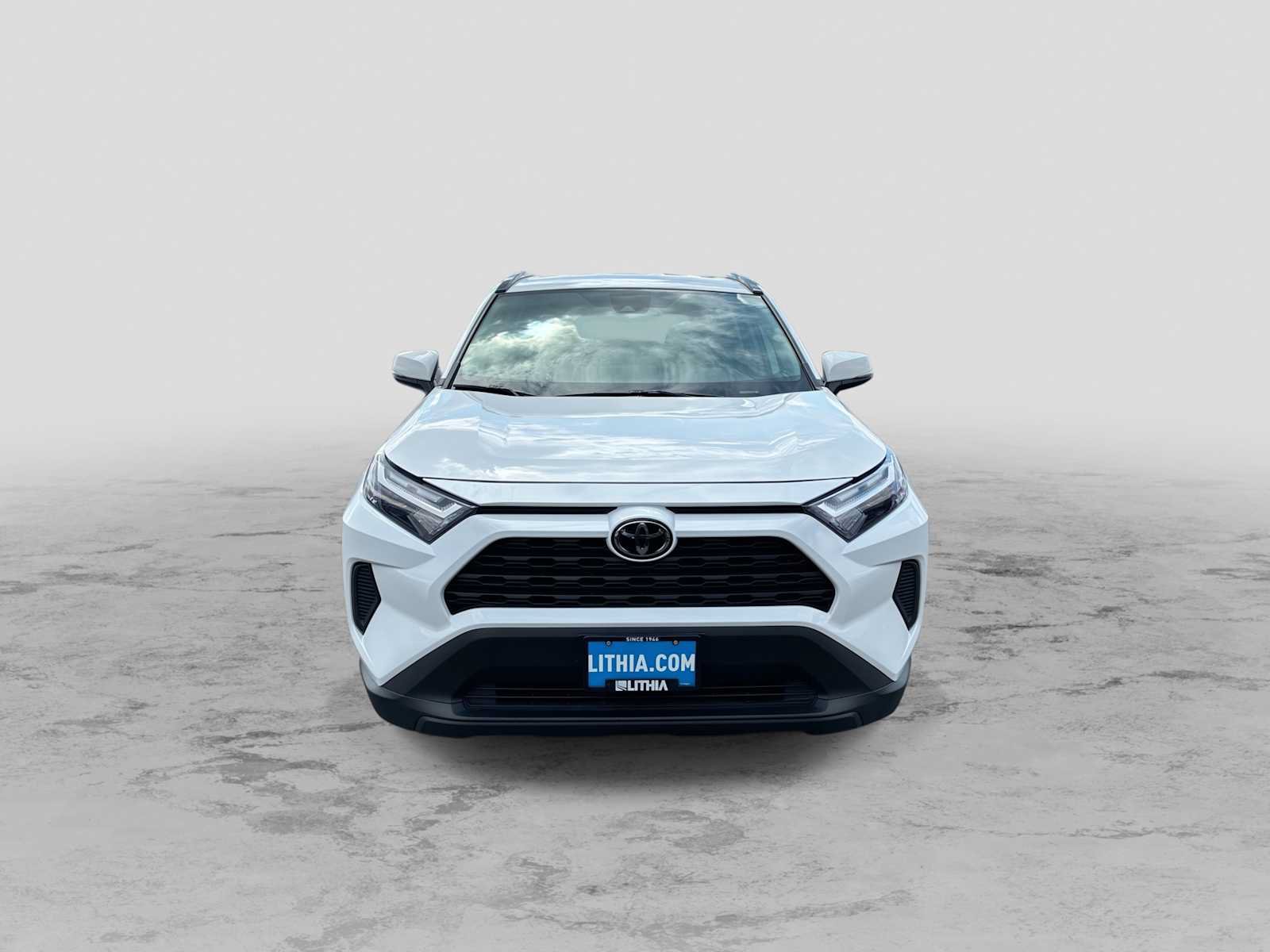 Used 2025 Toyota RAV4 XLE AWD/4WD image 3