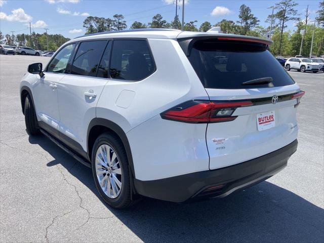 Certified 2024 Toyota Grand Highlander AWD image 3