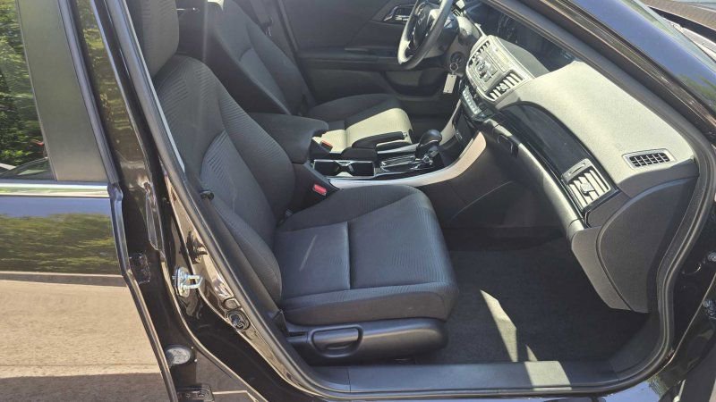 Used 2017 Honda Accord LX image 16