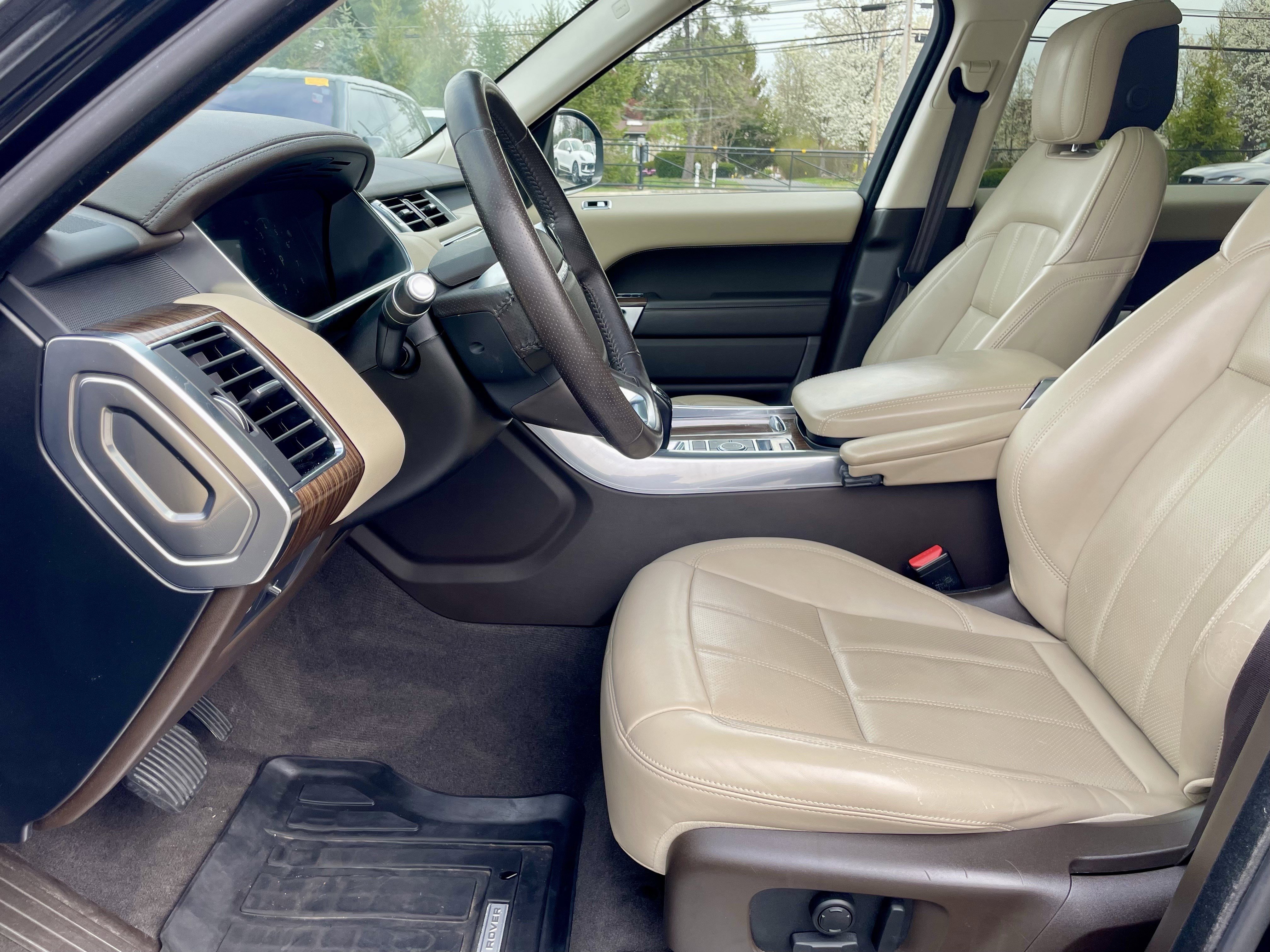 Used 2020 Land Rover Range Rover Sport HSE image 14