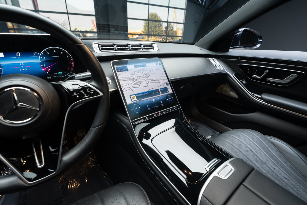 Used 2022 Mercedes-Benz S 500 4MATIC w/ AMG Line Package image 30