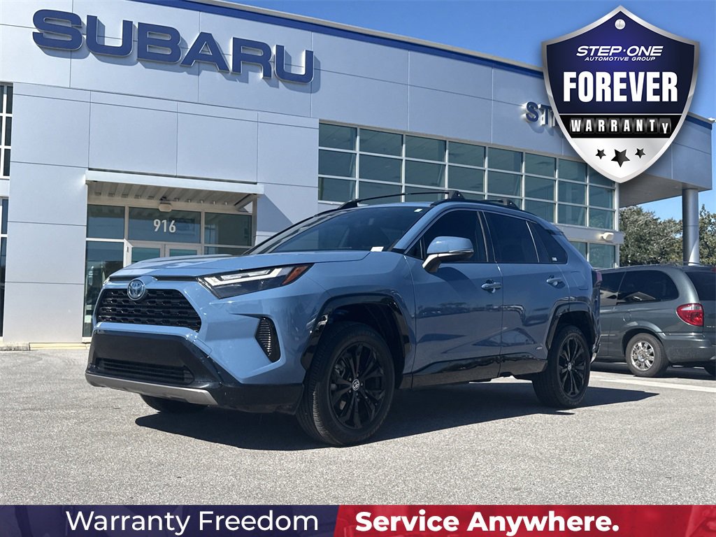 Used 2024 Toyota RAV4 SE image 2