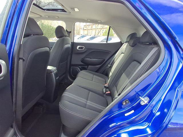 Certified 2022 Hyundai Venue SEL image 19