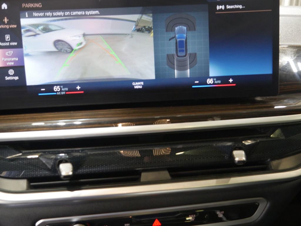 Used 2023 BMW X7 xDrive40i w/ M Sport Package AWD/4WD image 42