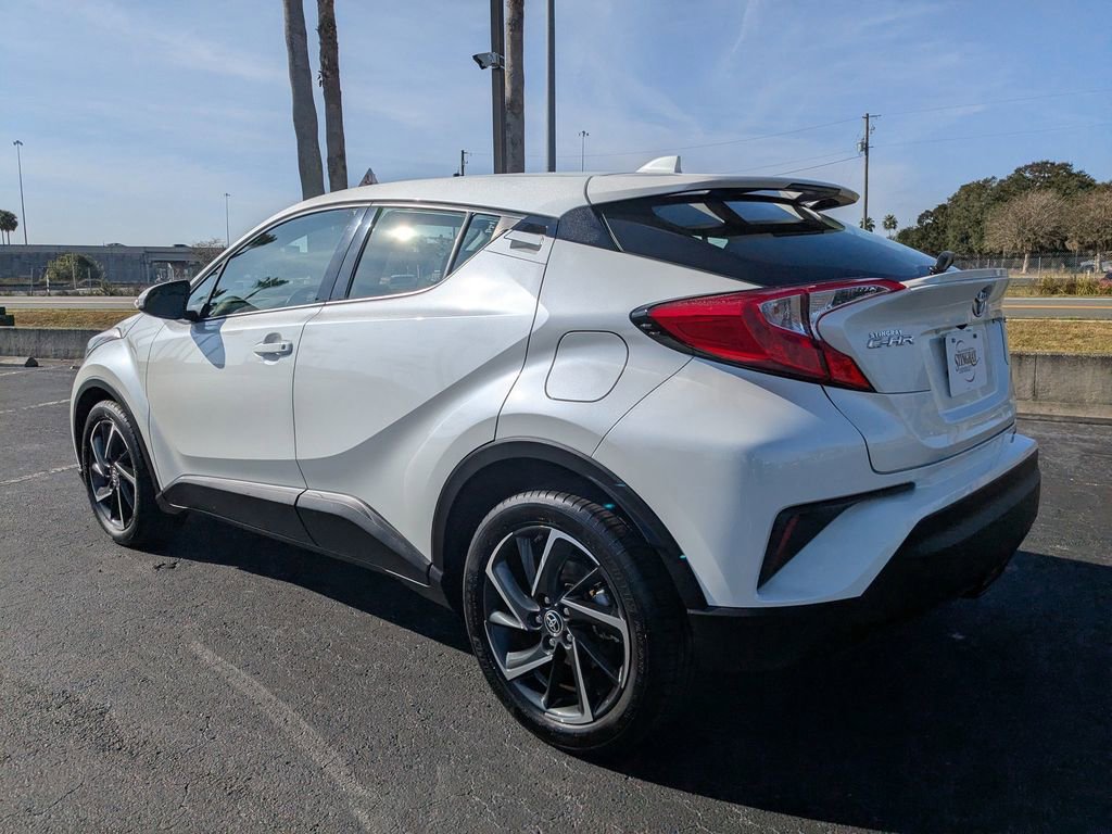 Used 2020 Toyota C-HR Limited image 6