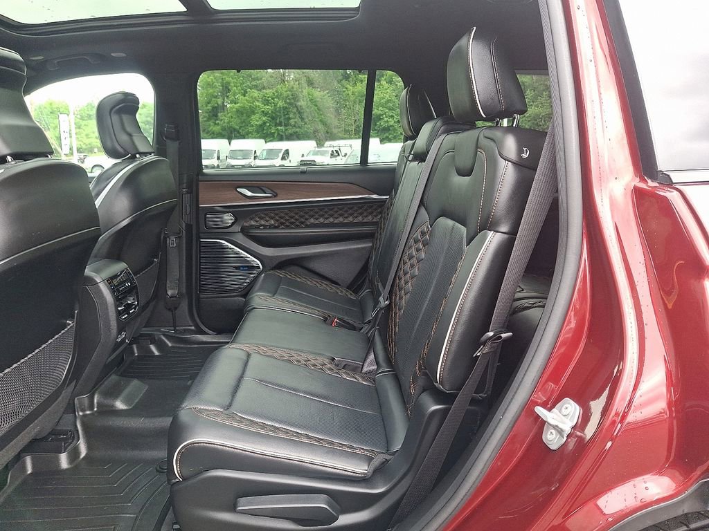 Used 2023 Jeep Grand Cherokee L Summit w/ Advanced Protech Group IV AWD/4WD image 11