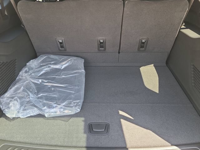 New 2026 Chevrolet Suburban LT w/ Comfort Package RWD image 9