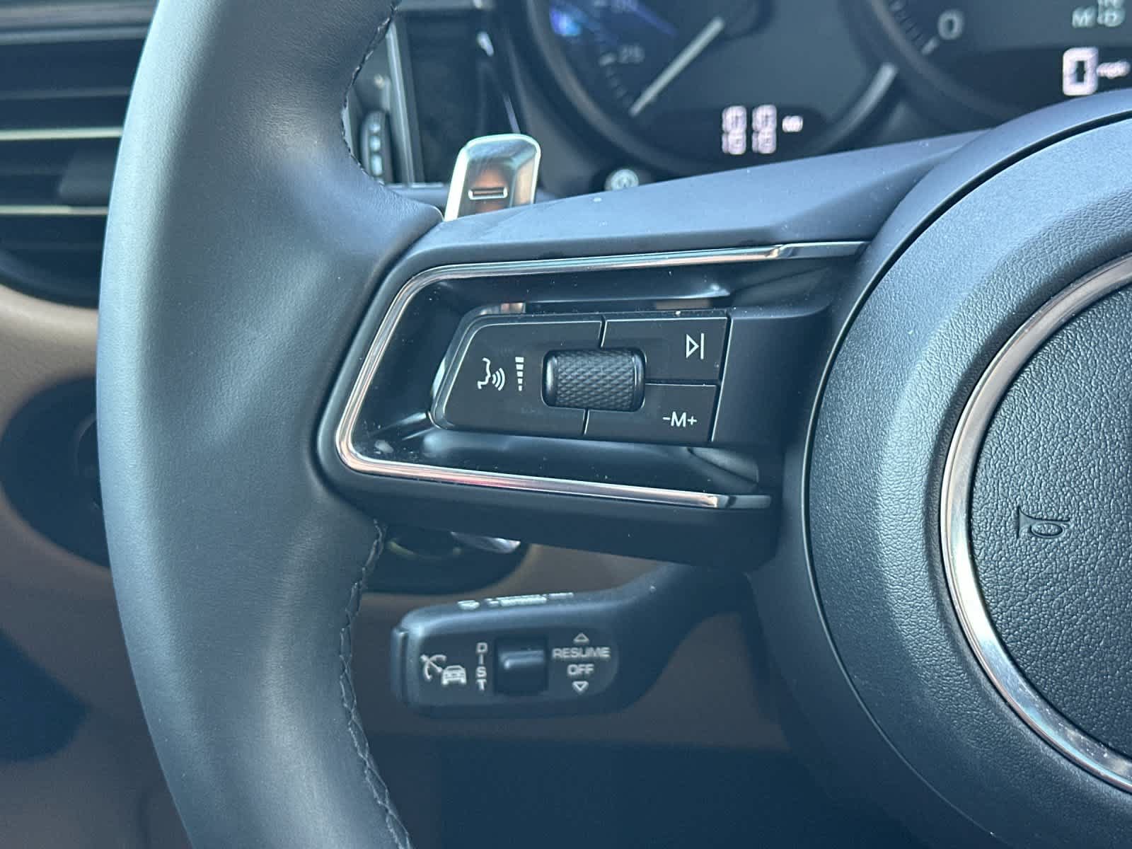Certified 2026 Porsche Macan AWD/4WD image 27