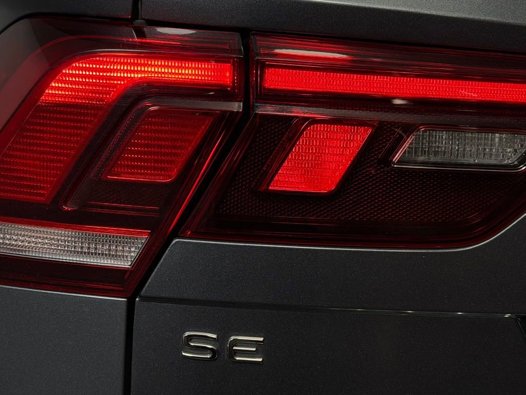 Used 2022 Volkswagen Tiguan SE image 10