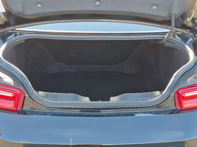 Used 2018 Chevrolet Camaro LT RWD image 6