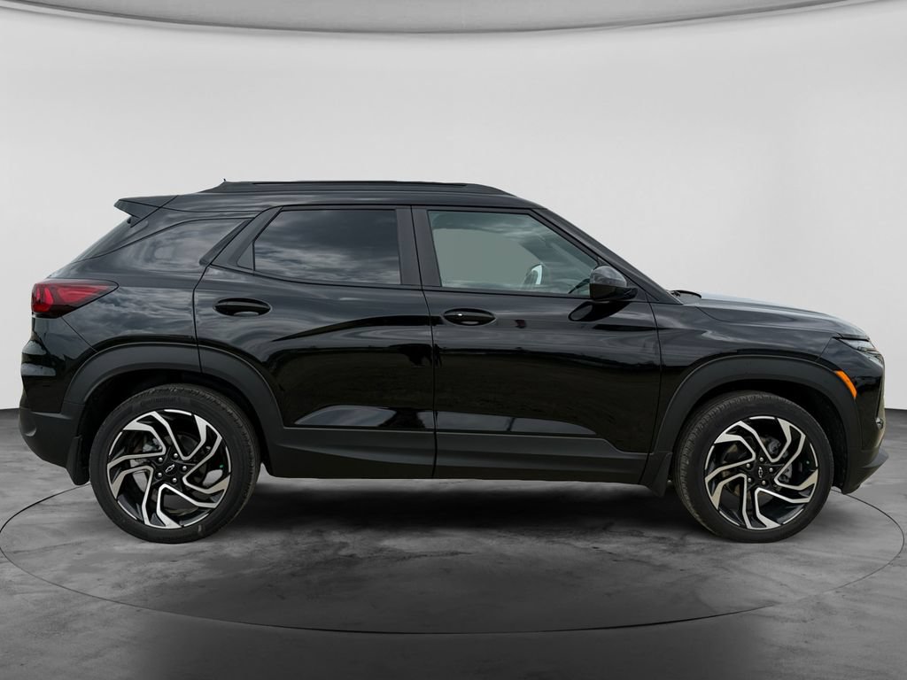 Used 2025 Chevrolet TrailBlazer RS w/ Convenience Package AWD/4WD image 11