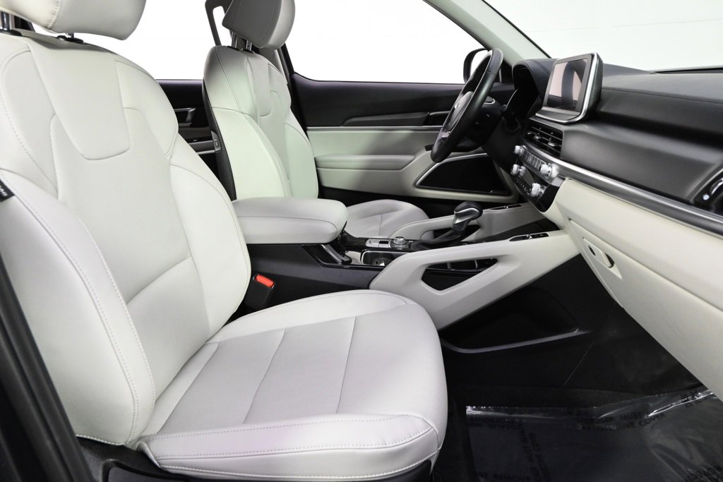 Used 2022 Kia Telluride S image 16