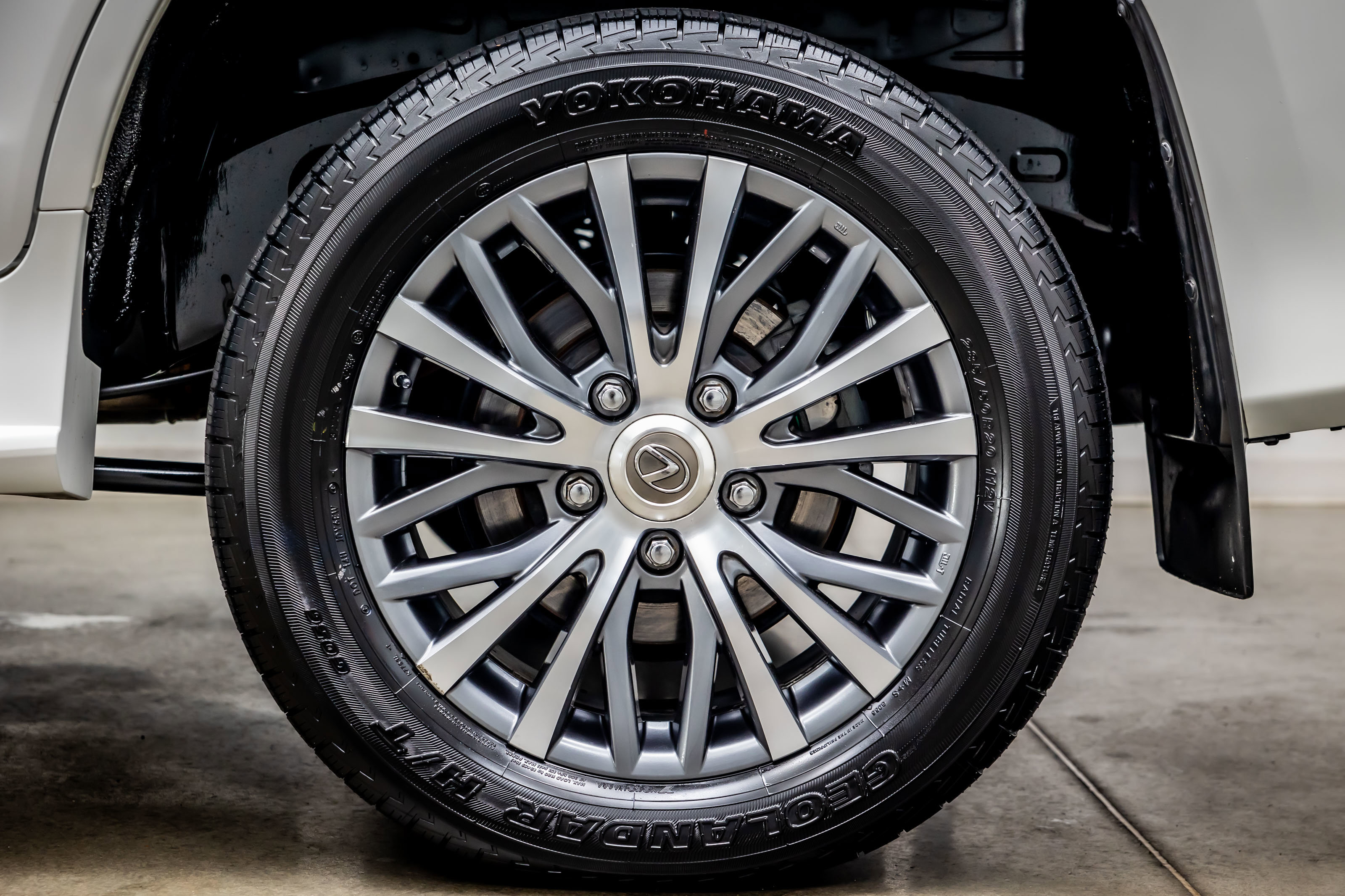 Used 2017 Lexus LX 570 4WD w/ Luxury Package image 36