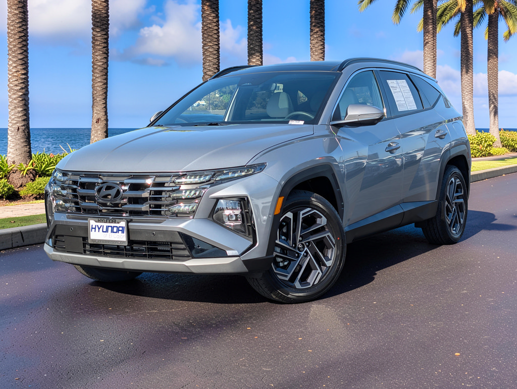 Used 2025 Hyundai Tucson Limited AWD/4WD image 2