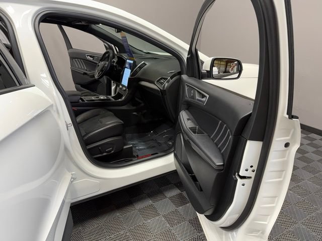 Used 2022 Ford Edge ST w/ Equipment Group 401A AWD/4WD image 24