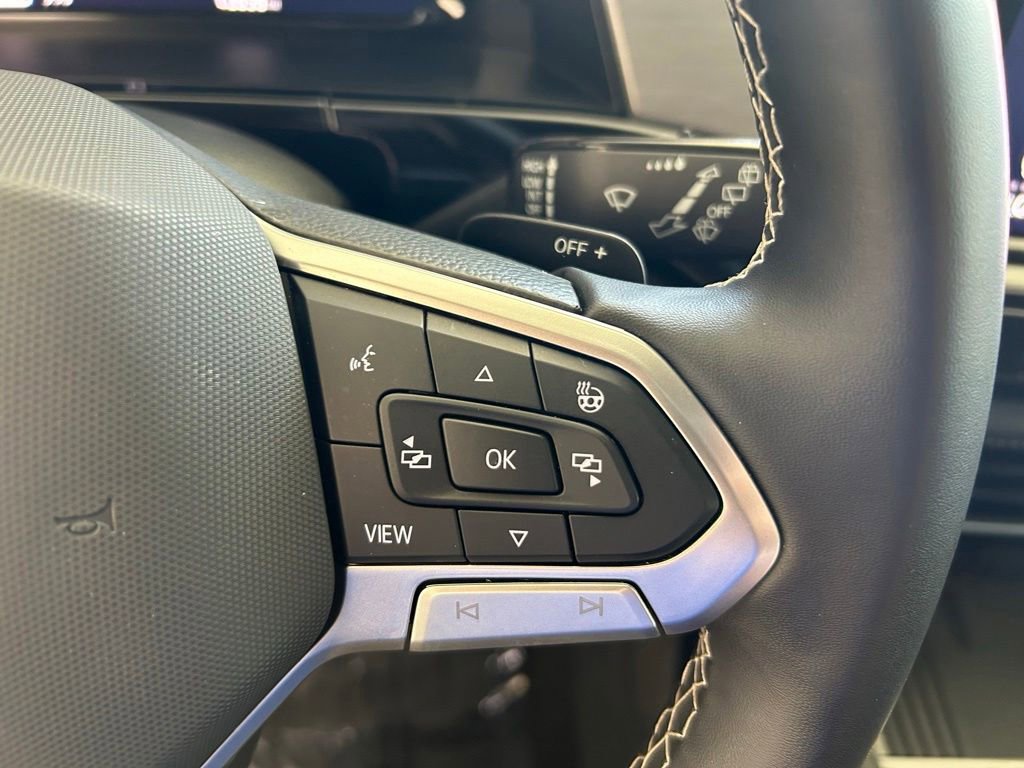 Used 2025 Volkswagen Atlas Cross Sport SE AWD/4WD image 45