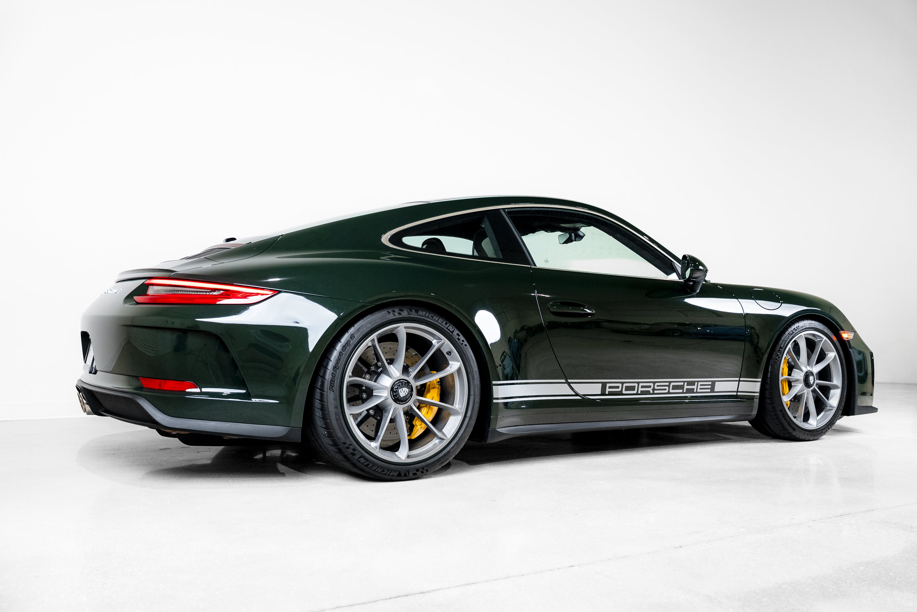 Used 2018 Porsche 911 GT3 RWD image 2