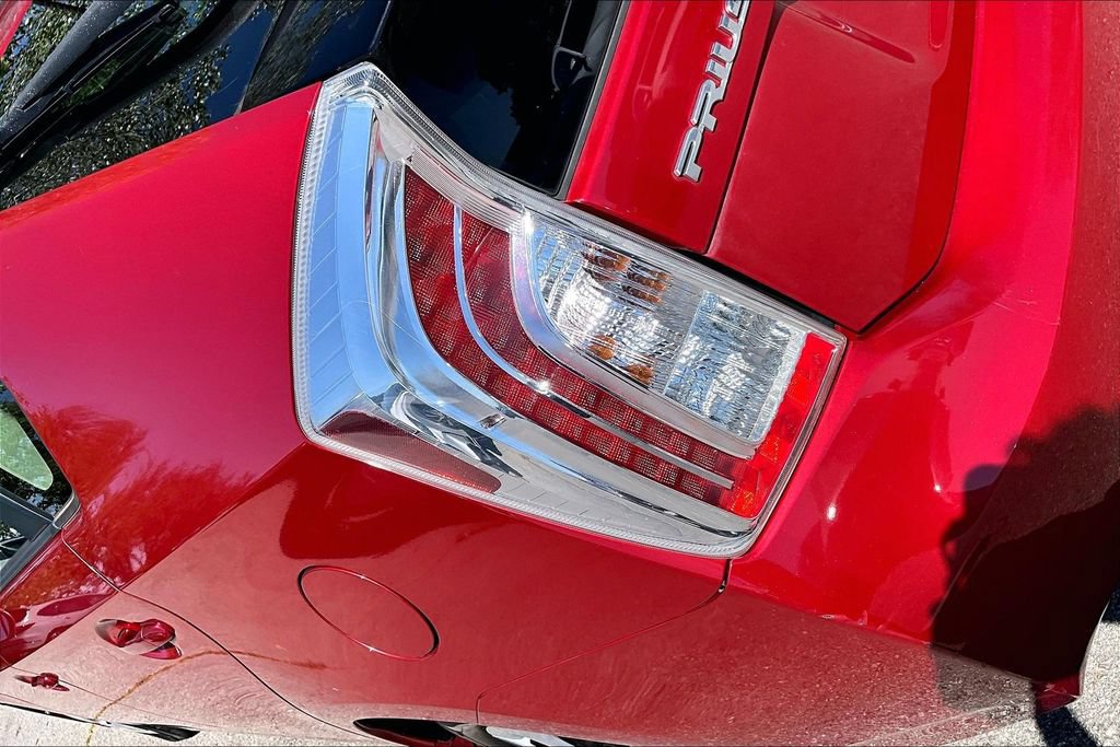 Used 2015 Toyota Prius Four FWD image 40