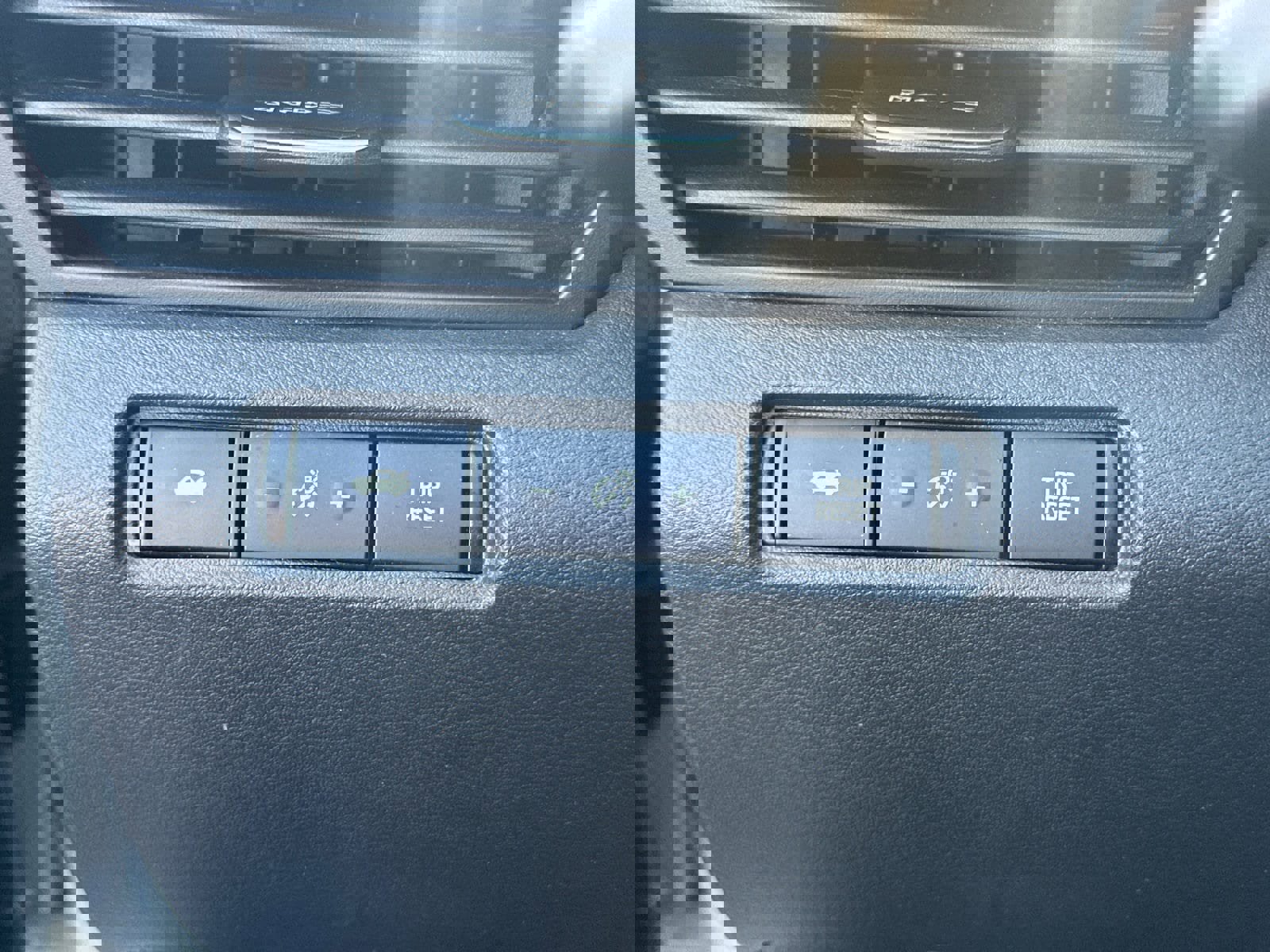 Used 2024 Nissan Altima 2.5 SR image 31