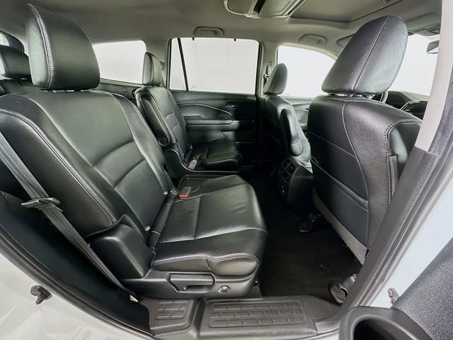 Certified 2022 Honda Pilot Touring image 9