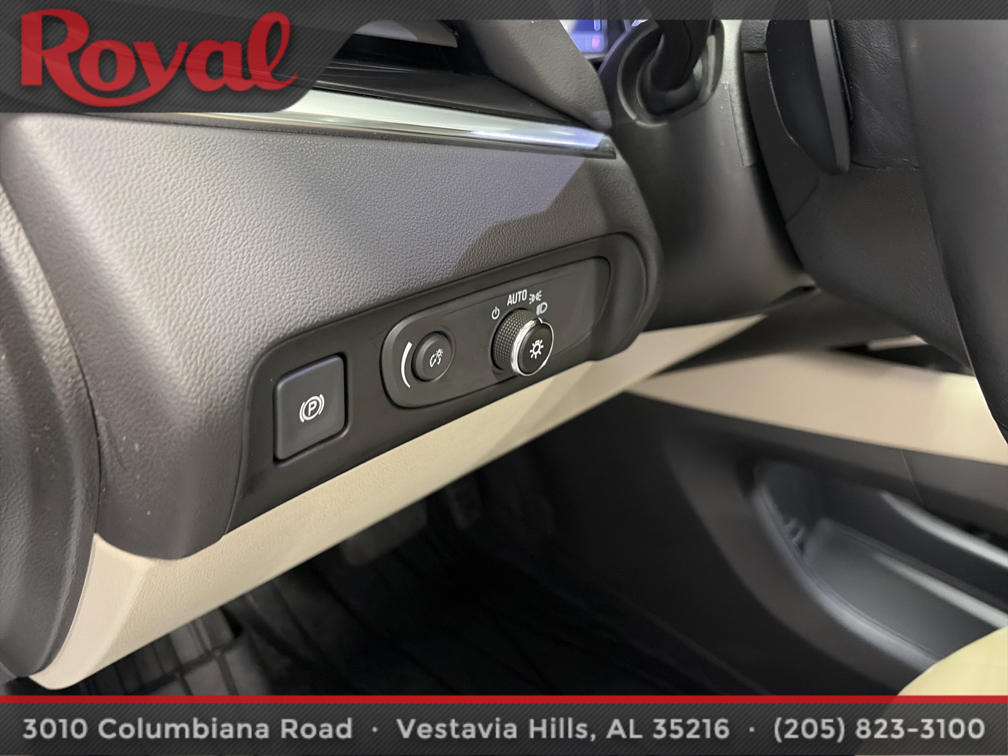 Used 2021 Buick Enclave Essence w/ Sound and Sites Package FWD image 21