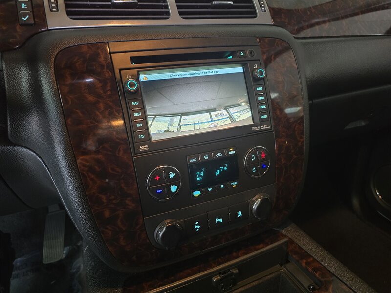 Used 2010 GMC Yukon Denali AWD/4WD image 21