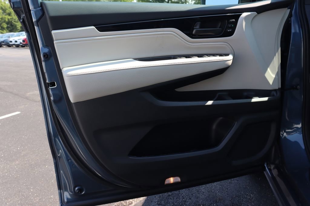Used 2026 Honda Odyssey Touring image 30