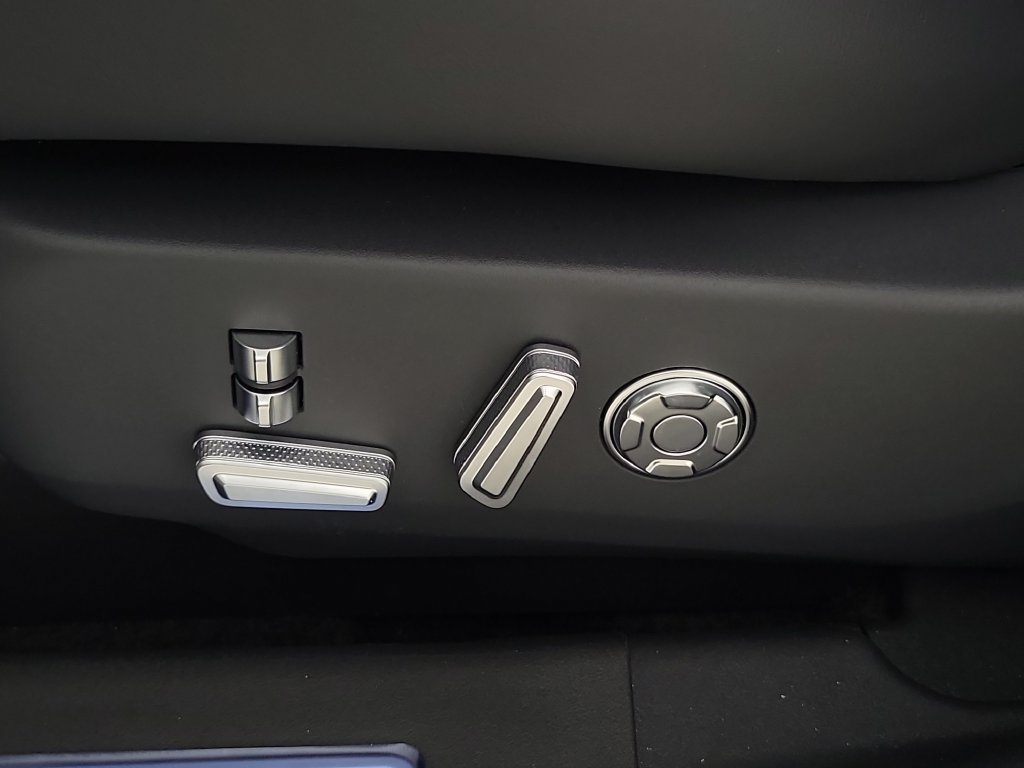 New 2026 Lincoln Nautilus Reserve AWD/4WD image 18
