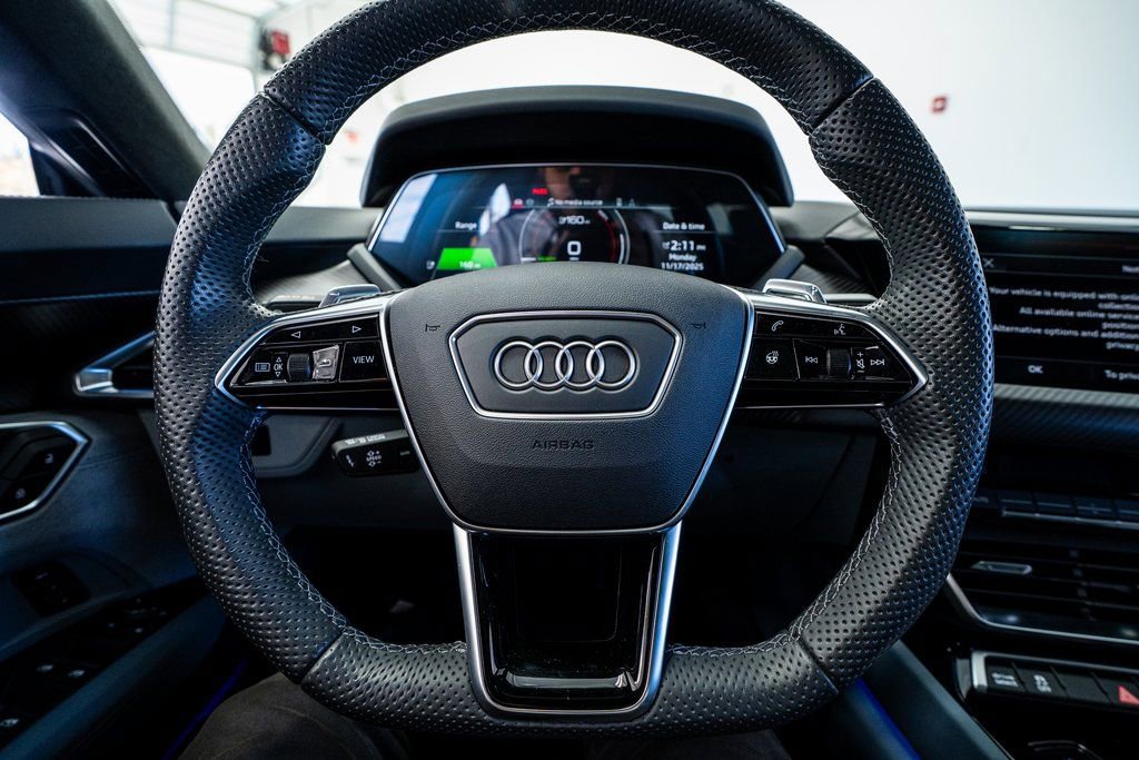 Used 2024 Audi e-tron GT Prestige image 40