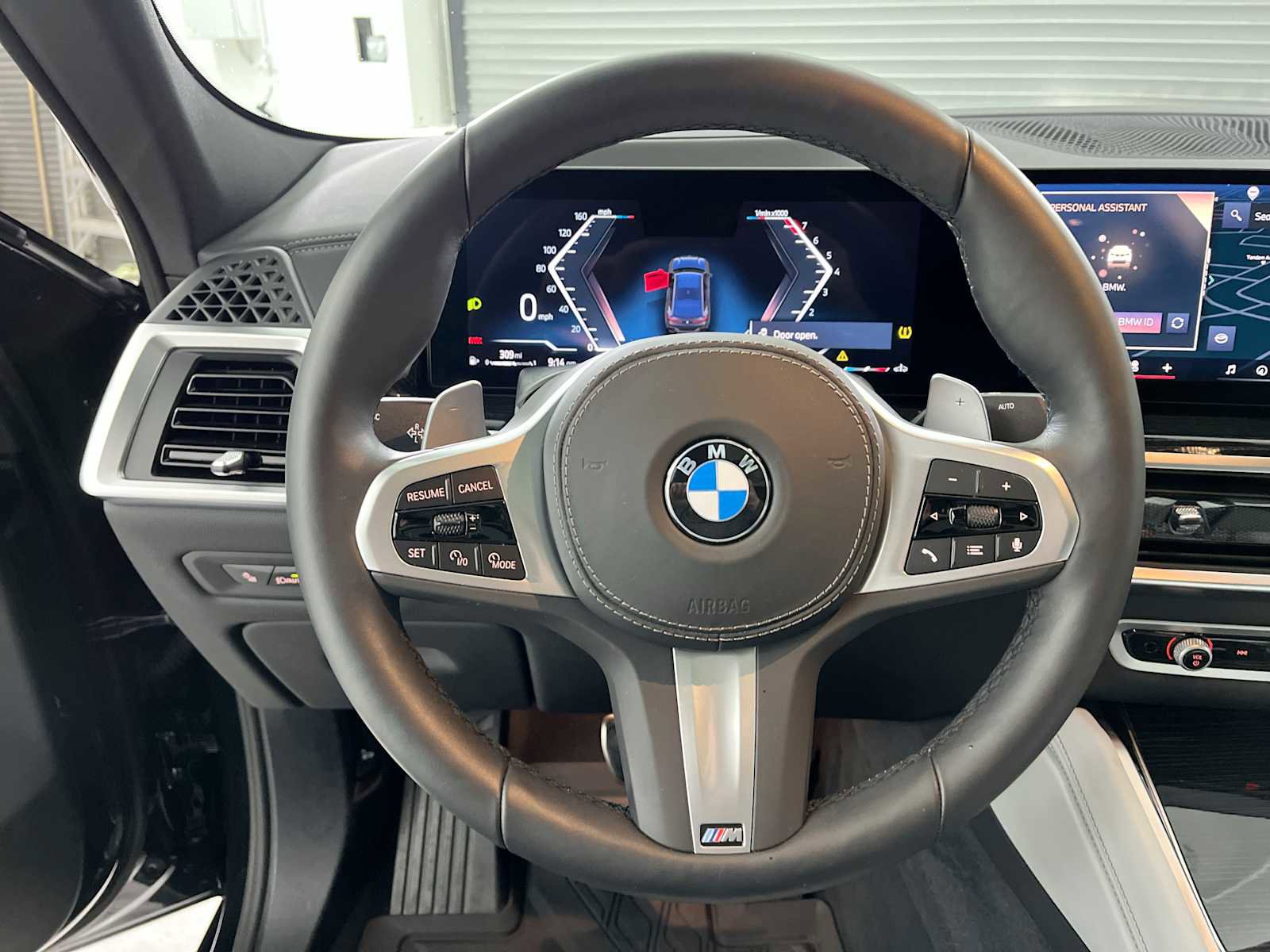 Used 2025 BMW X6 xDrive40i w/ Climate Comfort Package image 11