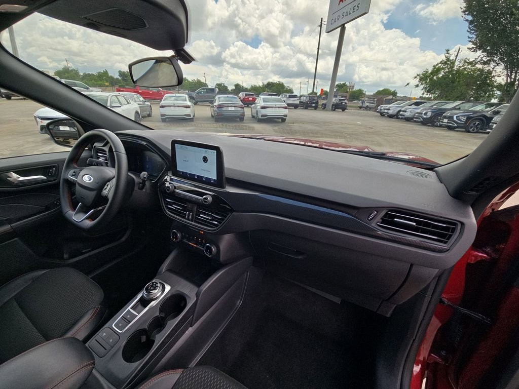 Used 2025 Ford Escape ST-Line AWD/4WD image 29