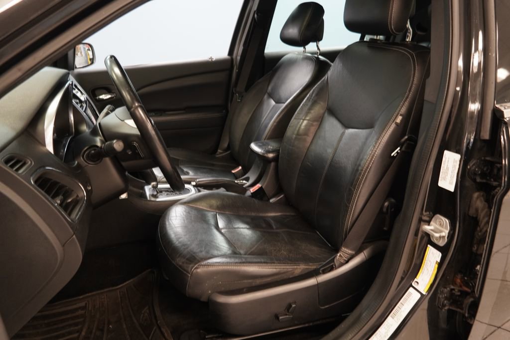 Used 2012 Chrysler 200 Limited w/ Sun/Sound Group image 3