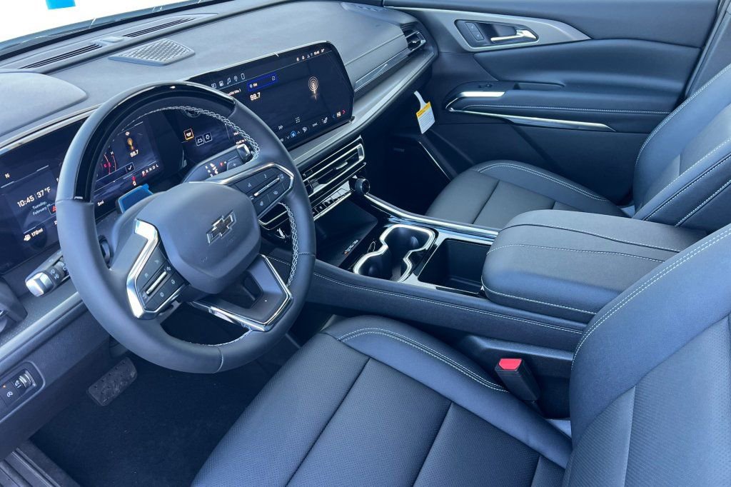 New 2026 Chevrolet Traverse LT w/ Enhanced Driving Package image 7