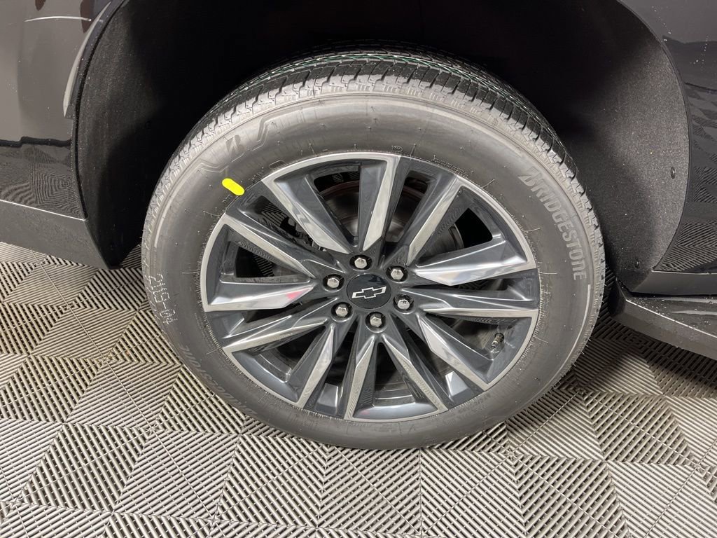 New 2026 Chevrolet Suburban LS image 18