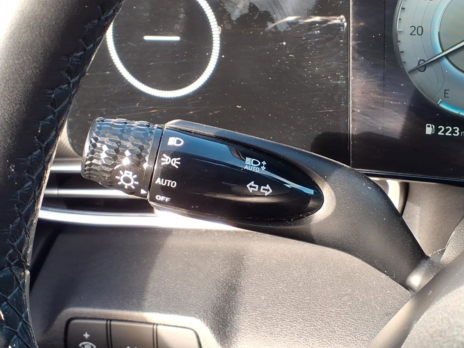 Certified 2023 Hyundai Elantra Limited image 29