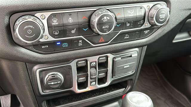 Used 2024 Jeep Wrangler Unlimited w/ Convenience Group image 16