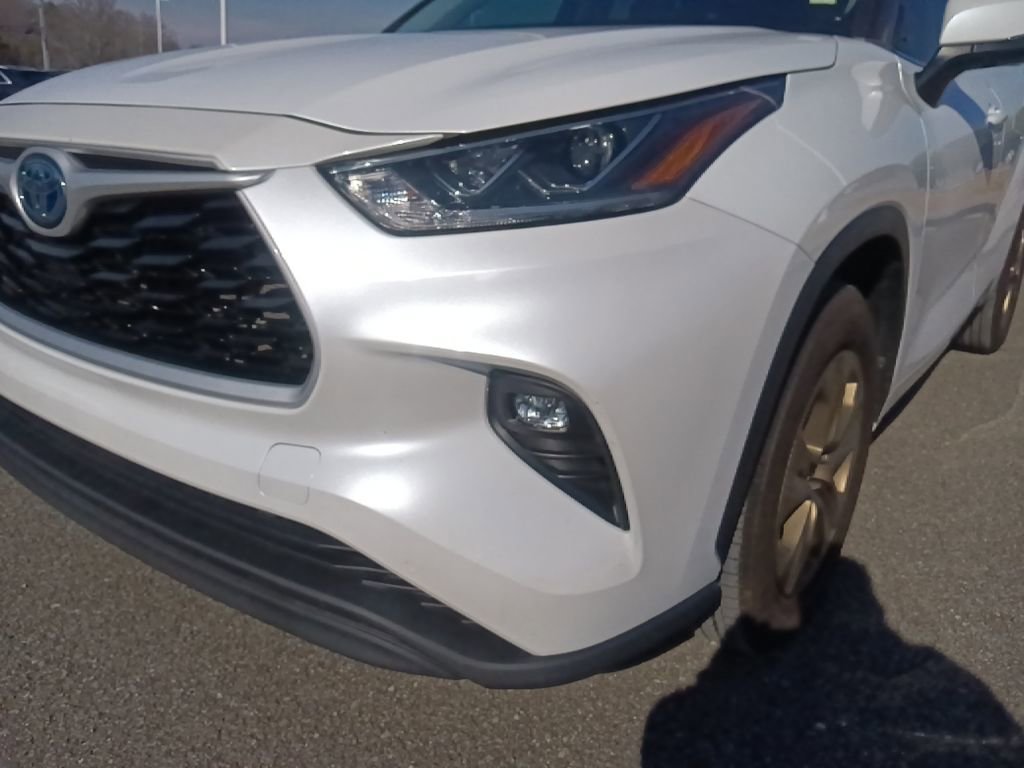 Used 2023 Toyota Highlander Bronze Edition image 9