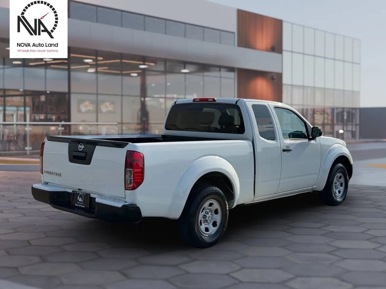 Used 2017 Nissan Frontier S image 8