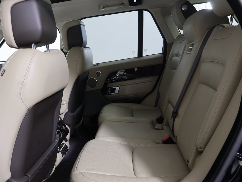 Used 2020 Land Rover Range Rover HSE image 24
