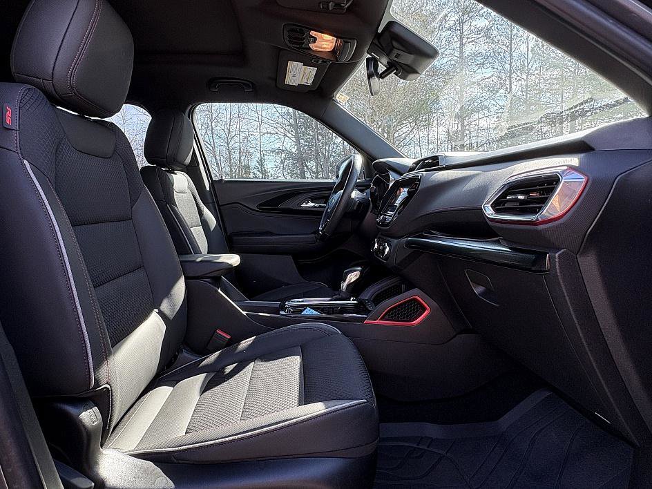 Used 2021 Chevrolet TrailBlazer RS w/ Sun and Liftgate Package image 11