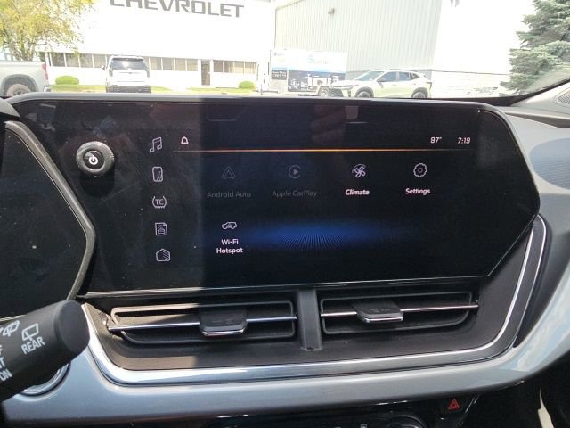 Used 2024 Chevrolet Trax LT w/ LT Convenience Package image 42