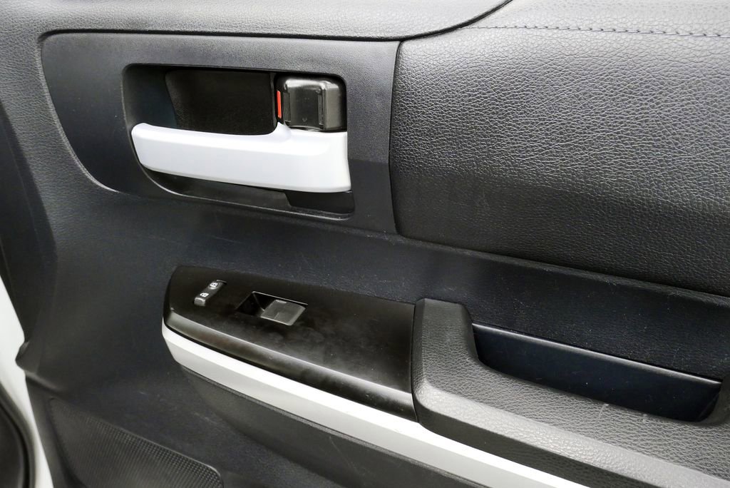 Used 2017 Toyota Tundra SR5 w/ SR5 Upgrade Package image 17