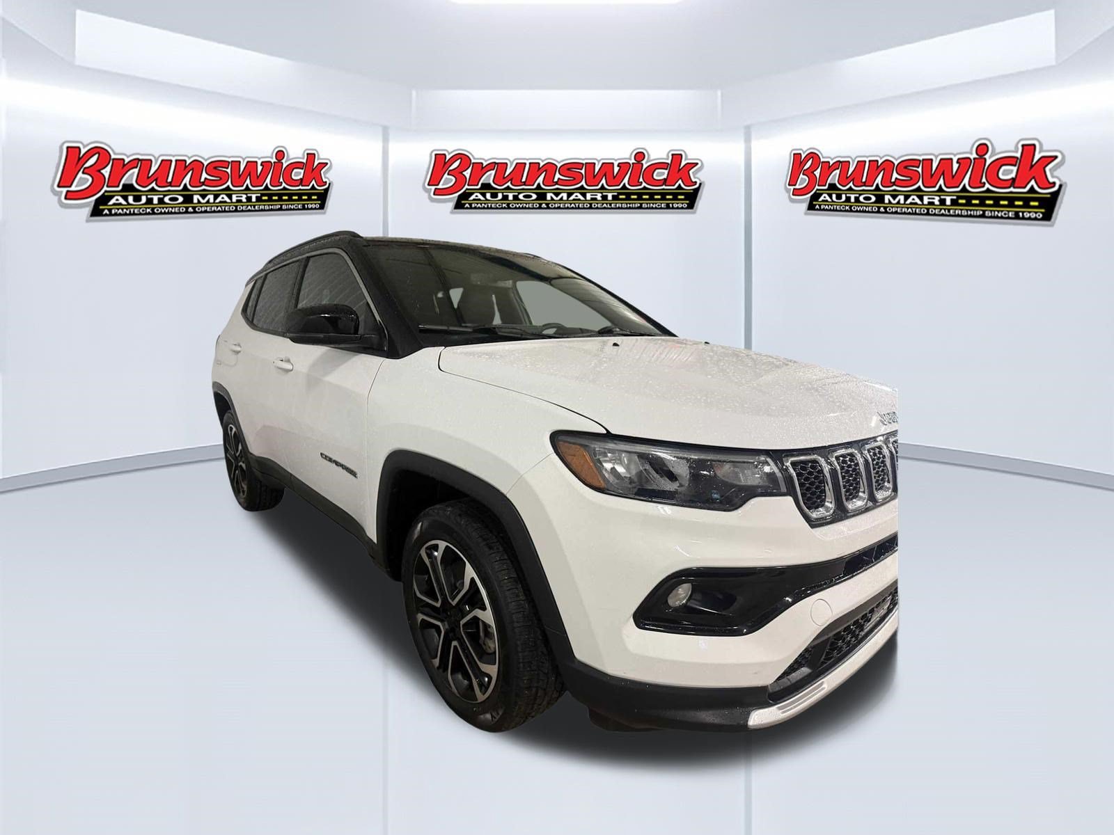 Used 2023 Jeep Compass Limited AWD/4WD image 9