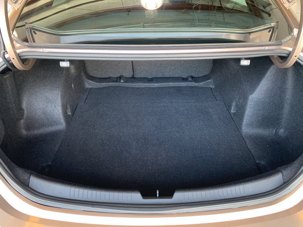 Used 2019 Chevrolet Malibu LT FWD image 8