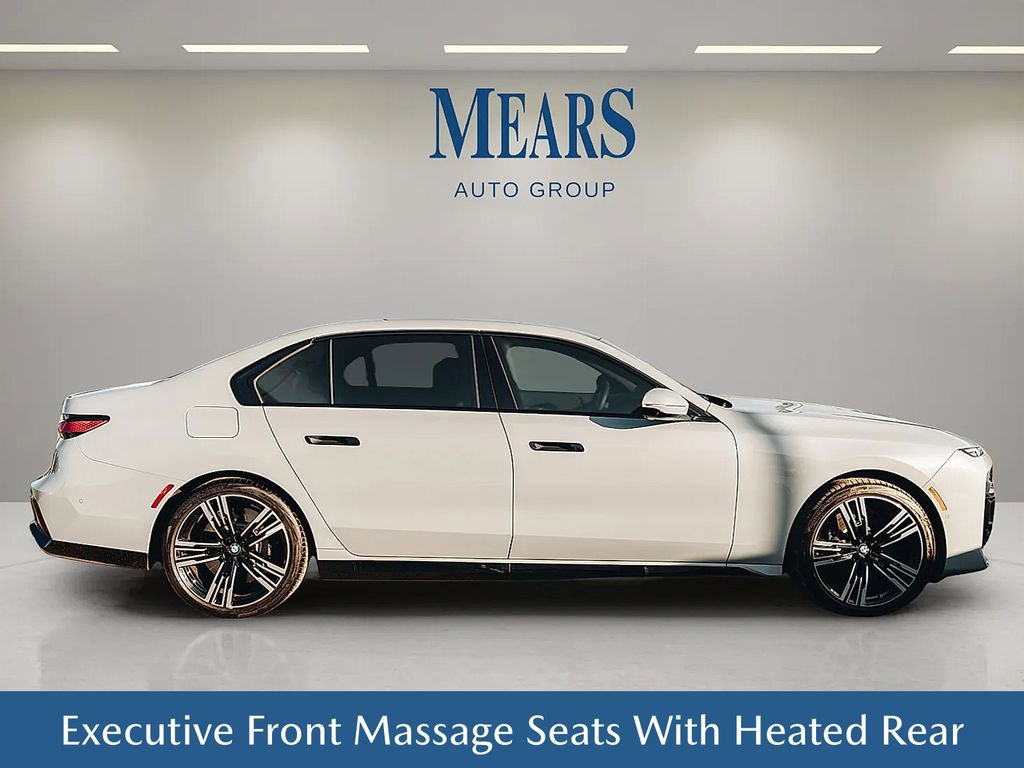 Used 2025 BMW 760i xDrive w/ Executive Package image 4