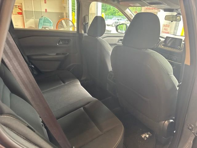 Used 2024 Nissan Rogue S FWD image 17