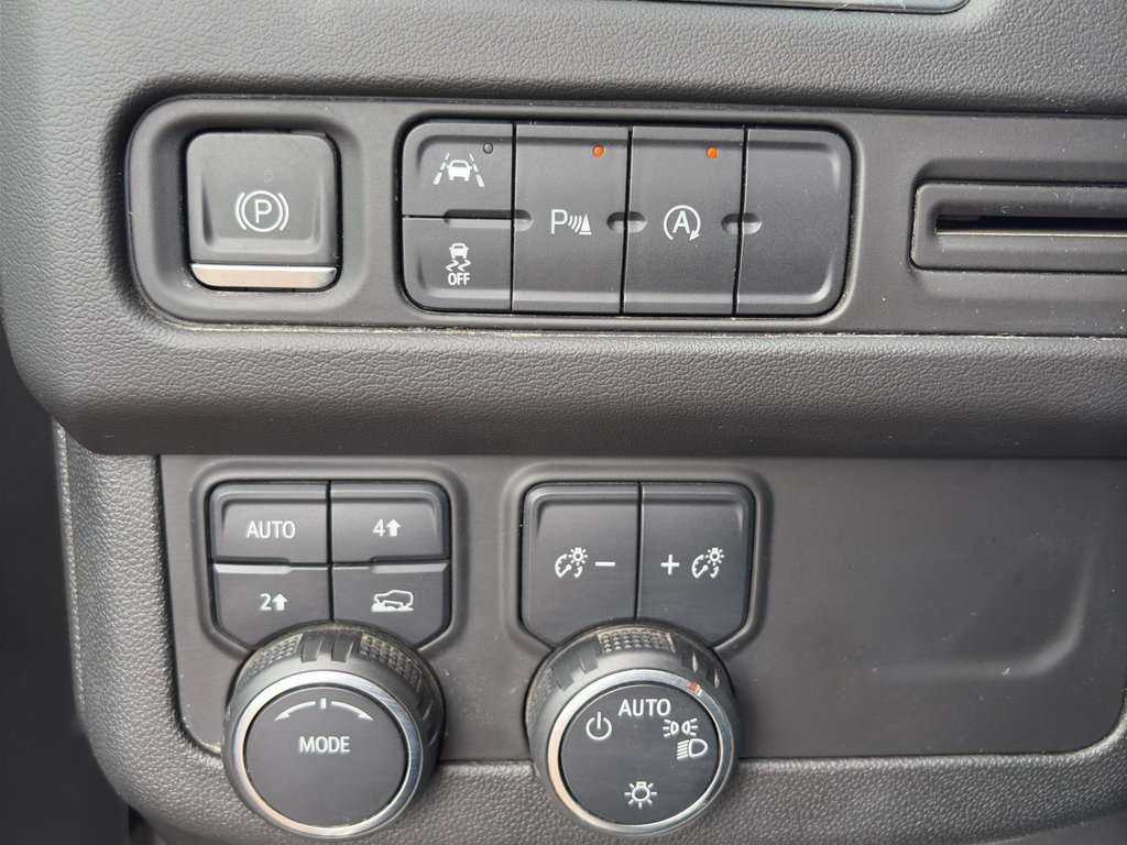 Used 2023 Chevrolet Tahoe LT AWD/4WD image 31