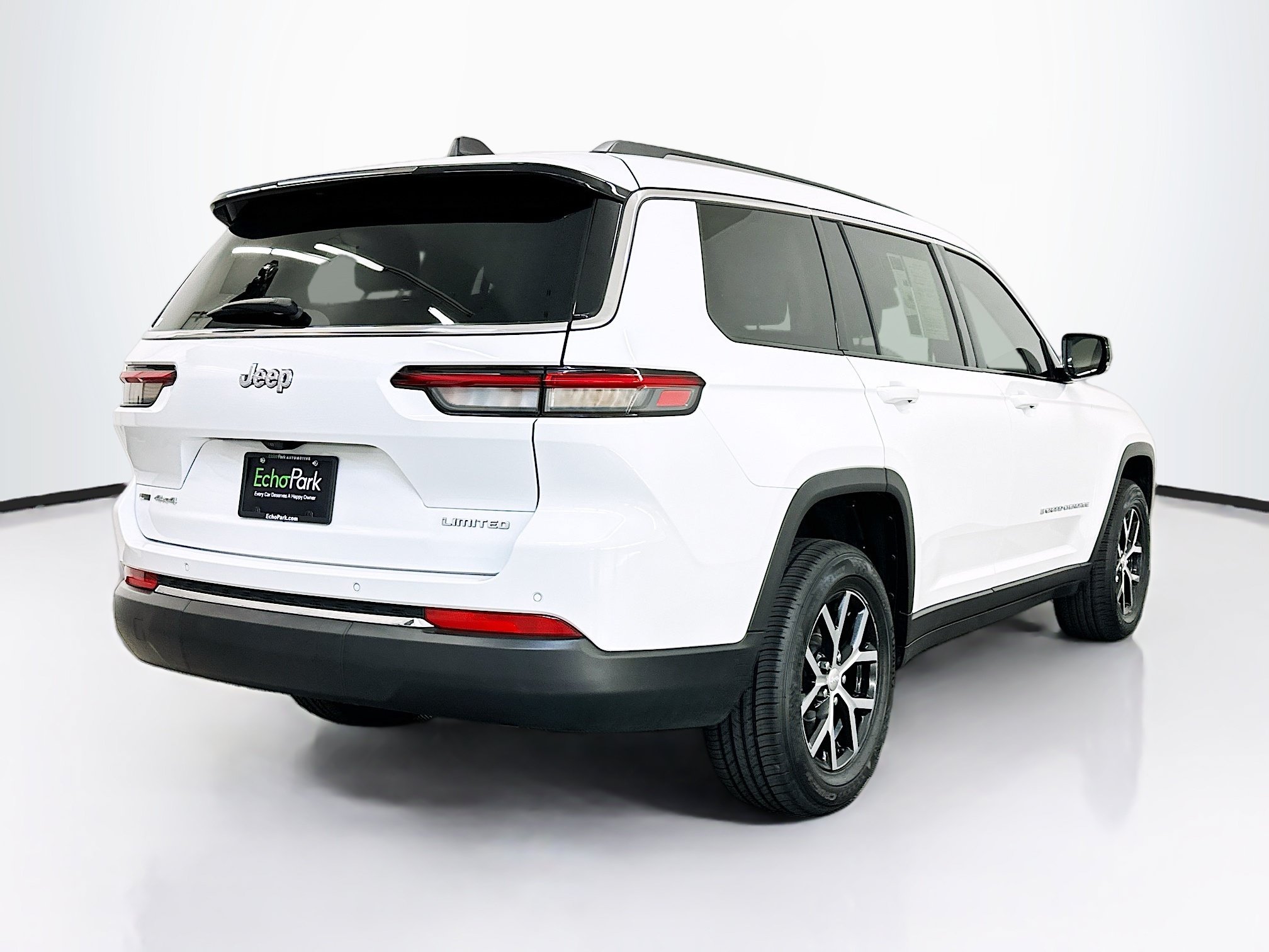 Used 2023 Jeep Grand Cherokee L Limited AWD/4WD image 9
