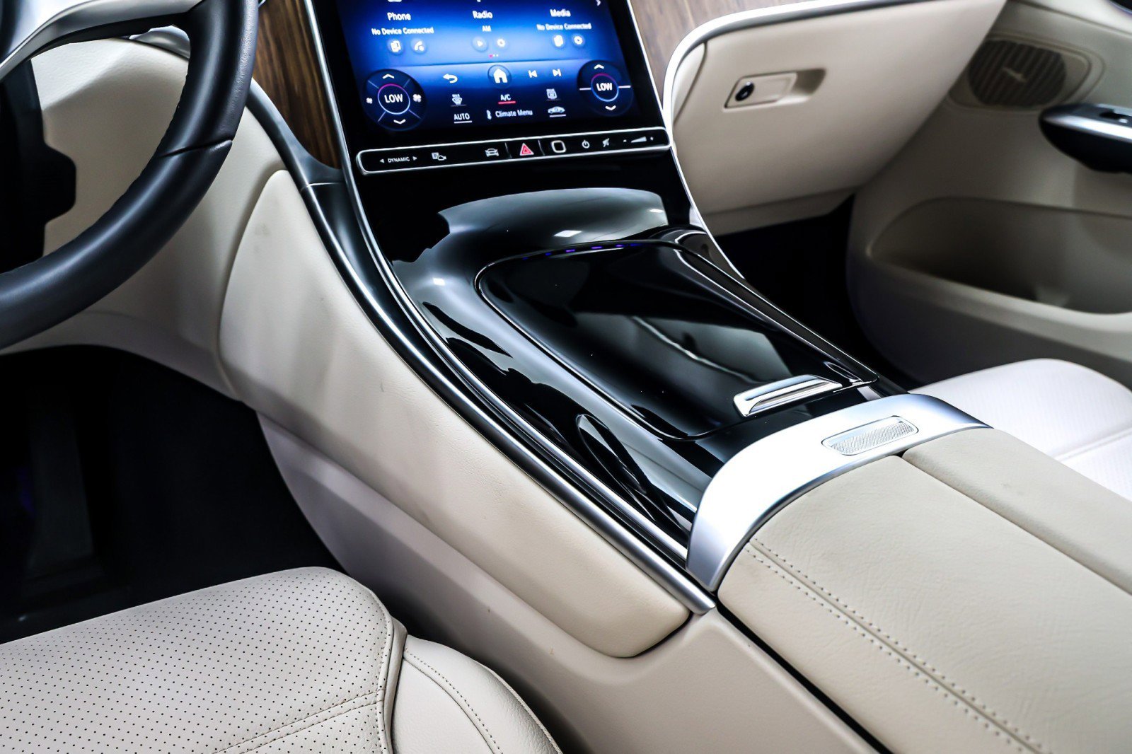 Certified 2023 Mercedes-Benz GLC 300 image 8