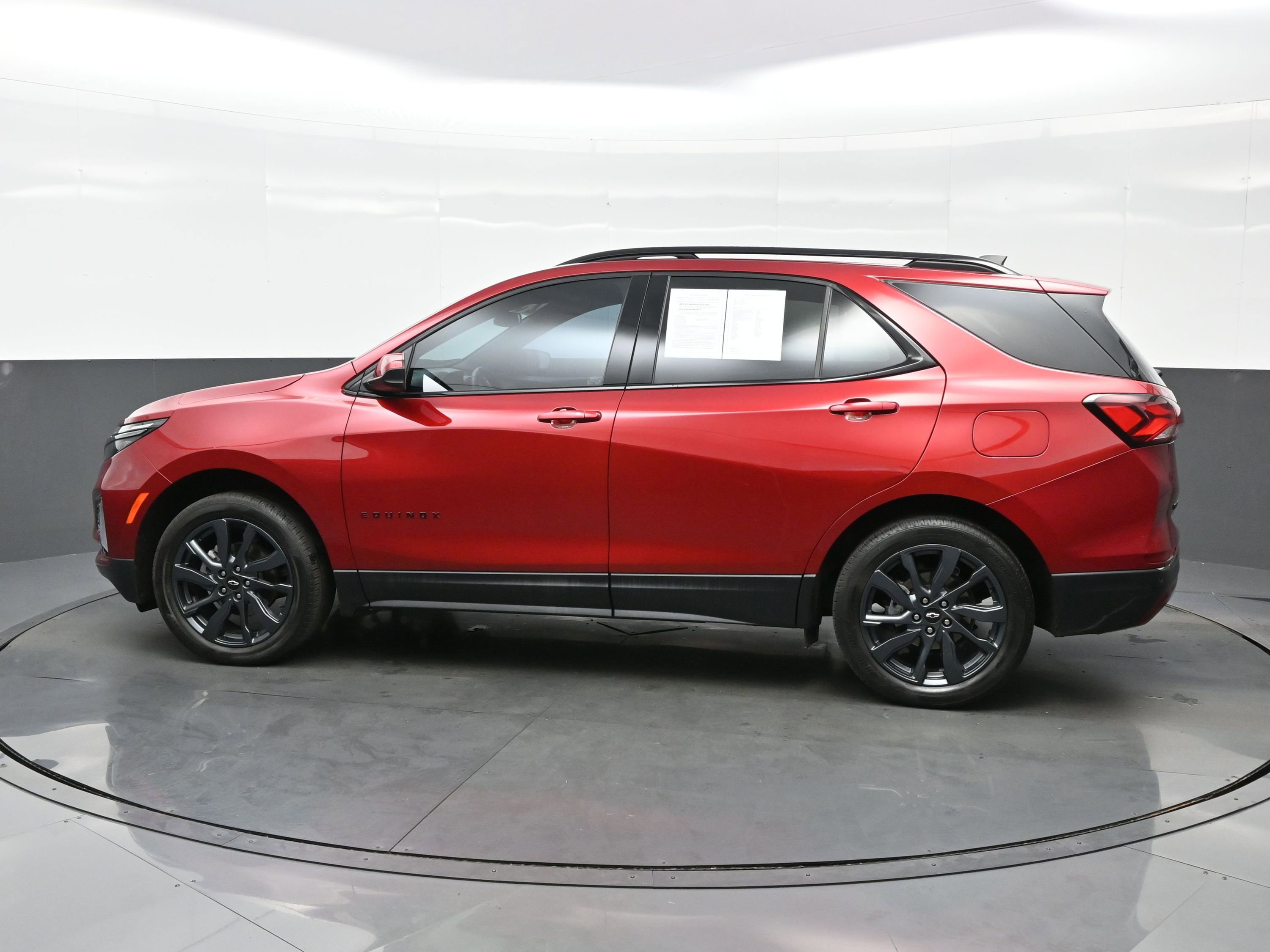Used 2023 Chevrolet Equinox RS image 5